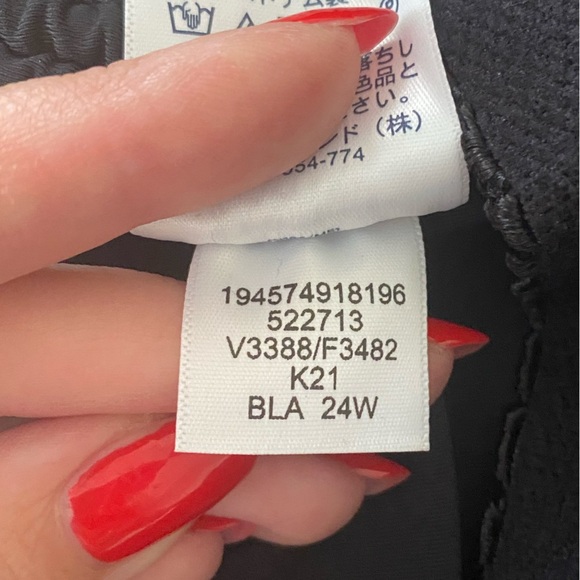 NWT Lands End Women’s Swim Suit Shirt Top Black Size 24W Built in Bra Underwire - Picture 11 of 11